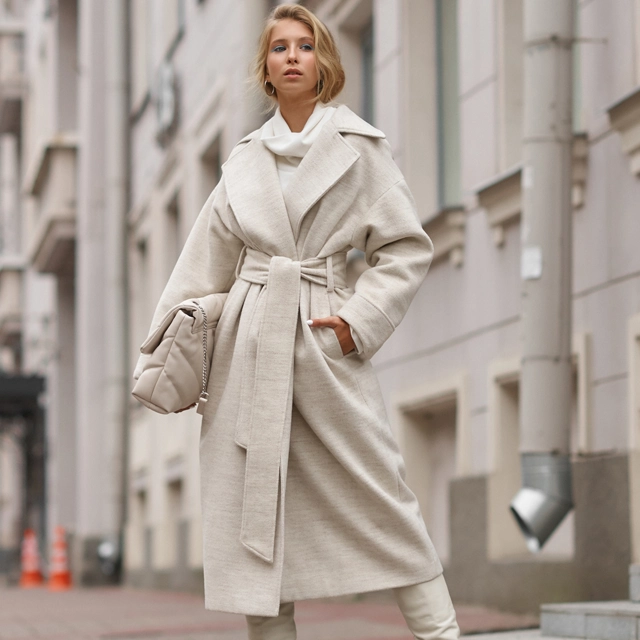 MANTEAUX ET PIÈCES À MANCHES STRUCTURÉES femme